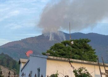 Incendio en Xilitla causa alarma entre la población.