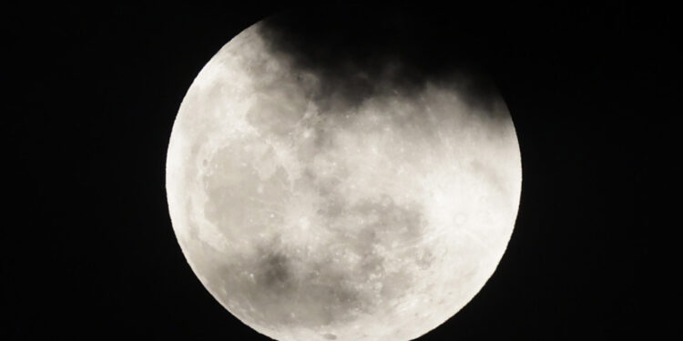 Eclipse Lunar 2025: ¿cuándo y a qué hora ver el primero del año?