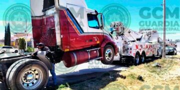 En El Zapote localizan tráiler robado