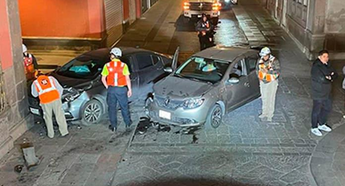 Accidente vial en el Centro Histórico deja dos heridos y daños materiales considerables