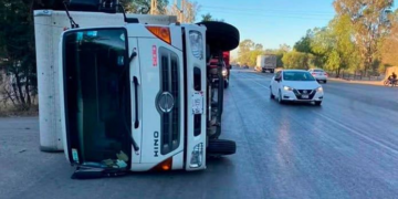 Accidente en la carretera a Villa de Reyes deja daños materiales, sin personas lesionadas