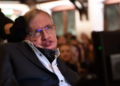 ¿Qué significa la ecuación en la tumba de Stephen Hawking?