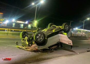 Una camioneta sufre un accidente en el Periférico Norte