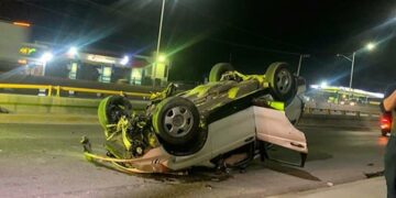 Una camioneta sufre un accidente en el Periférico Norte