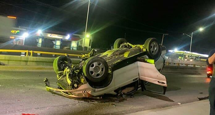 Una camioneta sufre un accidente en el Periférico Norte