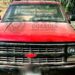 Hallan camioneta robada sin llantas ni batería