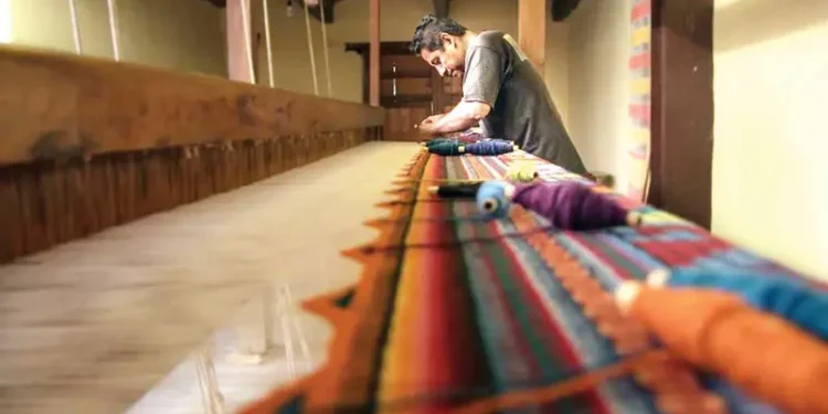La tradición textil de Teotitlán del Valle se exhibe durante la Semana Santa