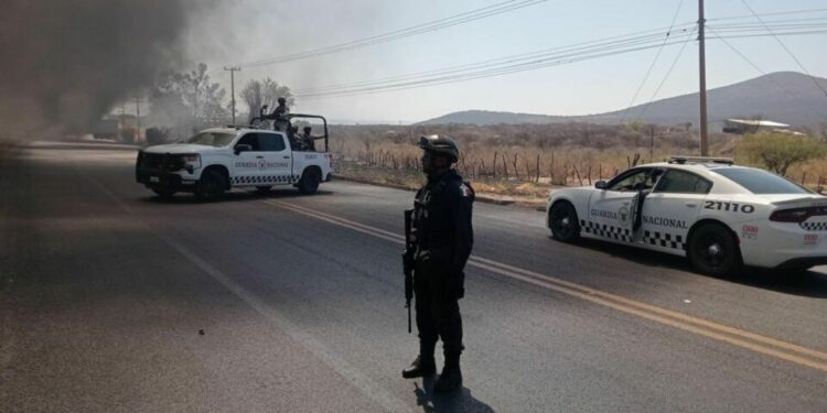 Militares abaten a seis presuntos delincuentes en Michoacán