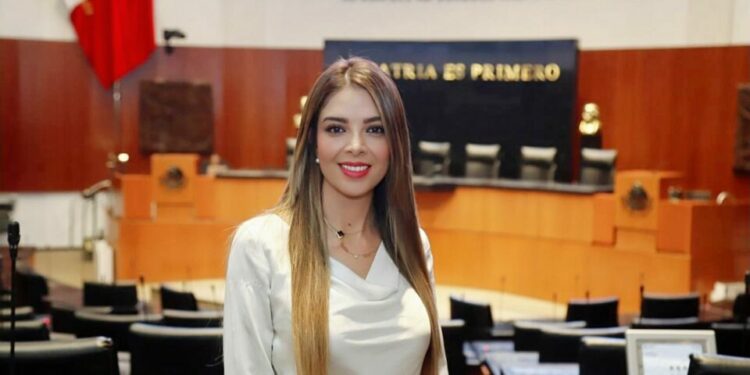 Ruth González retoma su curul en el Senado luego de dos semanas