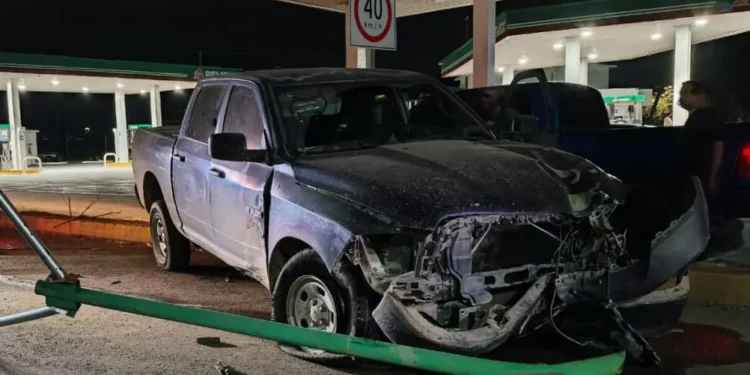 PDI informa sobre un agente que choca con un poste de alumbrado