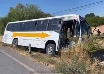 Al menos dos personas mueren en un choque múltiple en el tramo de Villa de Reyes