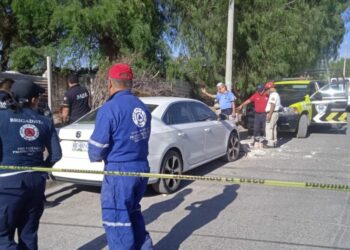 Dos personas pierden la vida tras el colapso de una barda y un portón en un predio de la colonia Las Terceras