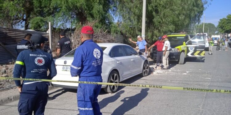 Dos personas pierden la vida tras el colapso de una barda y un portón en un predio de la colonia Las Terceras