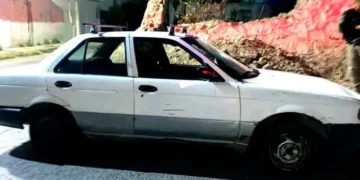 En la San Francisco, hallan automóvil desvalijado y abandonado