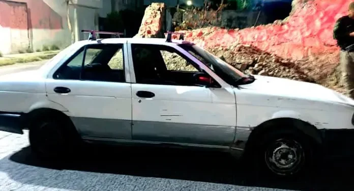 En la San Francisco, hallan automóvil desvalijado y abandonado