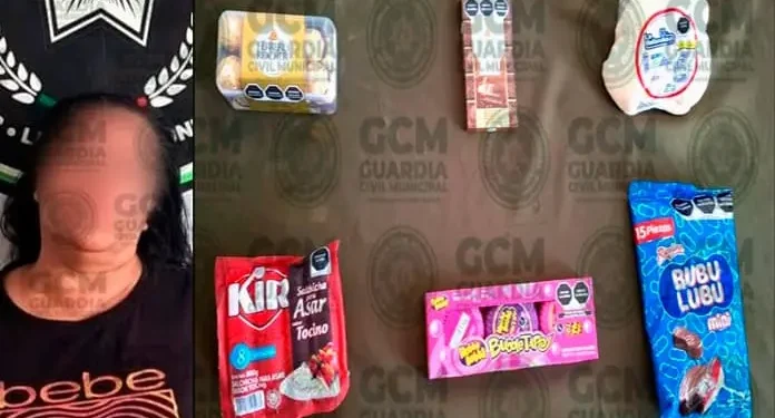 Mujer roba dulces en una bodega Aurrerá y es sorprendida como fardera