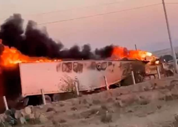 Aparatoso choque entre dos tráilers en deja un muerto y un herido grave