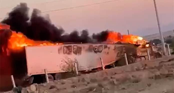 Aparatoso choque entre dos tráilers en deja un muerto y un herido grave