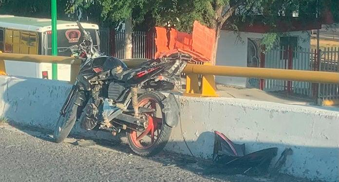 Motociclista lesionado tras ser arrollado en la carretera a Rioverde
