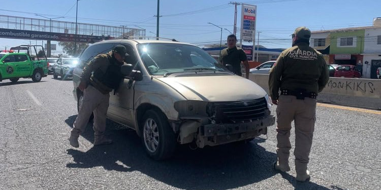 Choque lateral en carretera Rioverde deja cuantiosos daños materiales