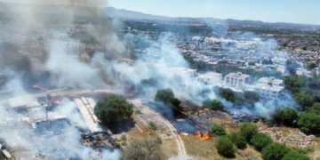 Incendio en predio de Soledad moviliza a cuerpos de emergencia