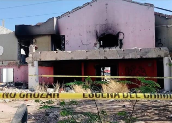 Hallan cuerpo calcinado tras incendio en restaurante de Santa Cecilia