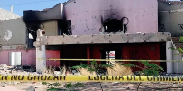 Hallan cuerpo calcinado tras incendio en restaurante de Santa Cecilia