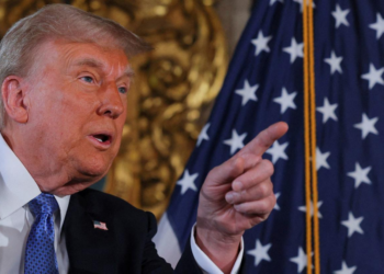 Trump arremete contra MSNBC y la llama “cadena de noticias falsas”