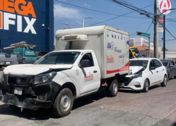 Choque múltiple en Zona Centro deja solo daños materiales