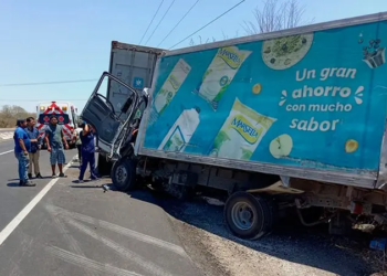Un muerto y un herido grave tras choque en la Valles-Tampico