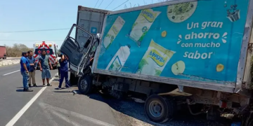 Un muerto y un herido grave tras choque en la Valles-Tampico