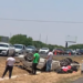 Aparatosa volcadura en la ‘57 tras impacto con tráiler; no hubo lesionados