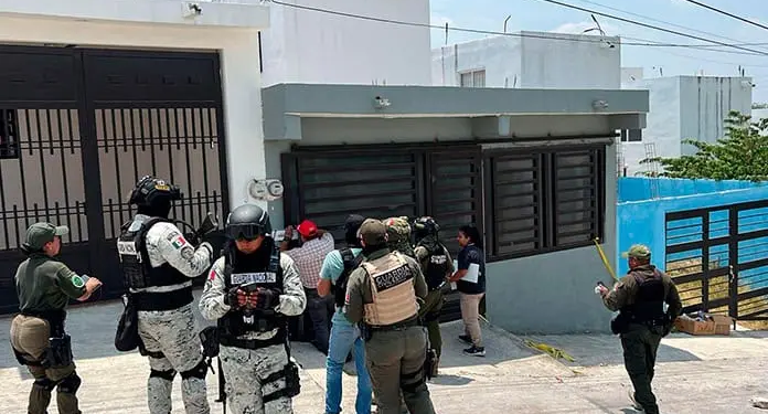Fiscalía halla armas largas y granadas en casa de seguridad en Villa Brisa, Ciudad Valles