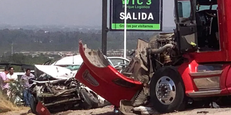 Una persona muere en choque sobre la carretera a Rioverde, cerca del Parque Industrial WTC 3