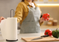 El error que cometes con el papel de cocina y deberías dejar de hacer