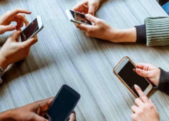 Casi la mitad de los adolescentes cree que las redes sociales son malas para la salud mental, dice informe