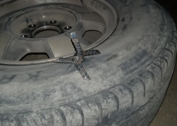 Varios vehículos dañados por ‘ponchallantas’ en la carretera Ciudad Valles-Mante