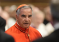 Cardenal condenado por fraude se excluye del cónclave