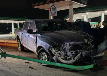Patrulla de la Policía de Investigación se ve involucrada en accidente