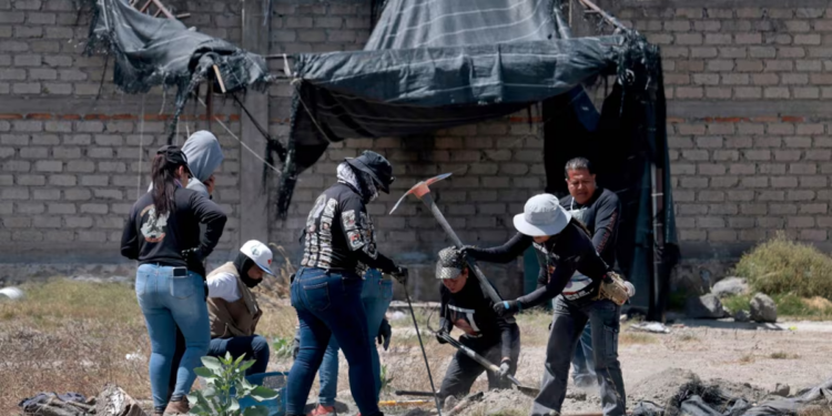 Colectivo Guerreros Buscadores de Jalisco refuta versión de la FGR sobre posible crematorio clandestino en Teuchitlán