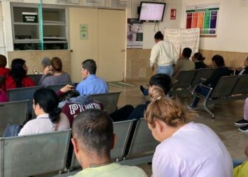 Colapso en el IMSS: Pacientes denuncian falta de personal y medicamentos