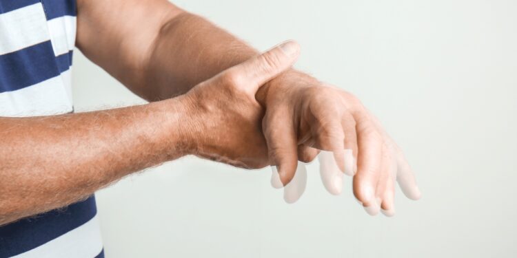 Estilo de vida moderno: un factor oculto en el aumento de casos de Parkinson