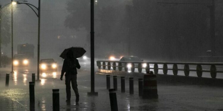 Inundaciones afectan a CDMX y Edomex por las fuertes lluvias