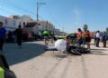 Motociclista se impacta contra una camioneta y muere