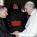 Tensión en el cónclave por presencia de cardenal acusado de delitos financieros