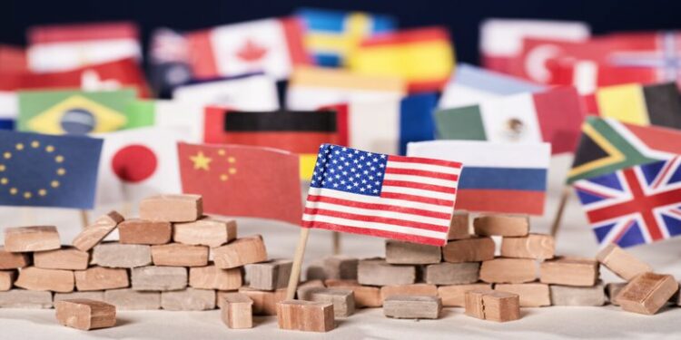 Una política exterior de pisa y corre
