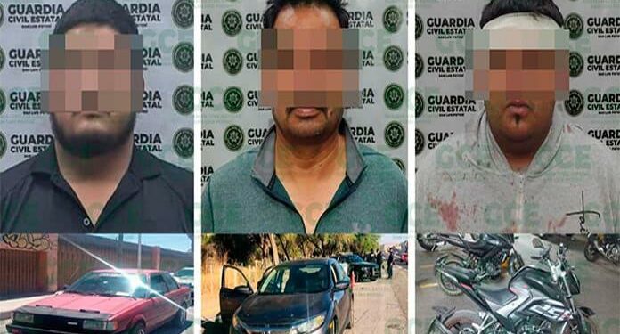 Arrestan a tres personas involucradas en el robo de vehículo