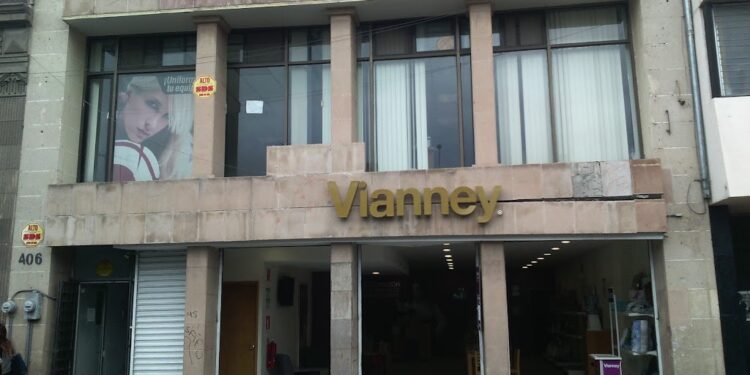 Asaltan tienda Vianney en avenida Carranza