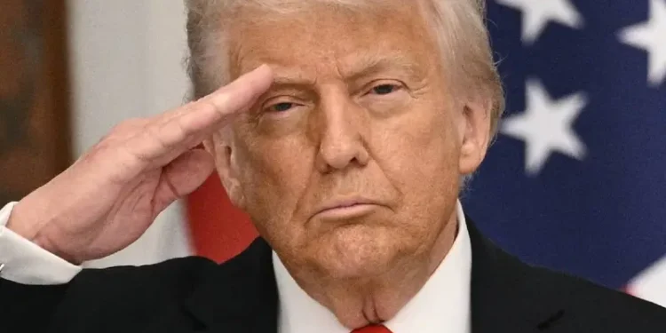 Nueve migrantes fallecen en custodia del ICE desde que Trump asumió el poder