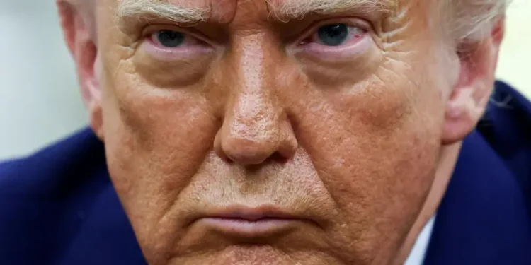 Juez suspende decreto de Trump para eliminar el Departamento de Educación